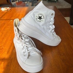 White Converse Platform High-tops size 8- excellent condition